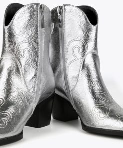 Robynraymer.shop2f5b529ee1 2