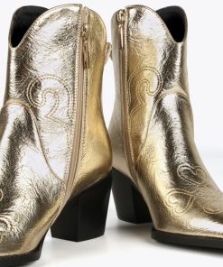 Robynraymer.shop3f074f307e 2