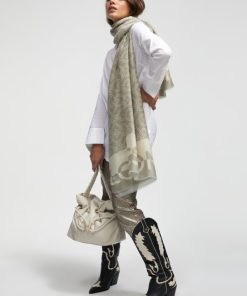 Robynraymer.shop474c4a7a4d 1