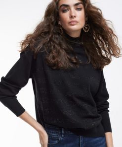 Robynraymer.shop59d85f7b32 1