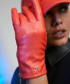 Robynraymer.shop5c9aed3eaa 2