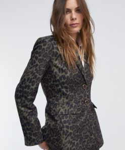 Robynraymer.shopeae21e2d6b 4